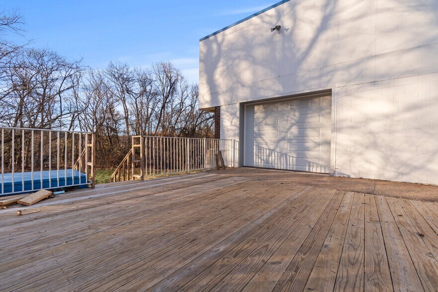 More Photos Of 6 Raritan Rd, Oakland Warehouse For Sale