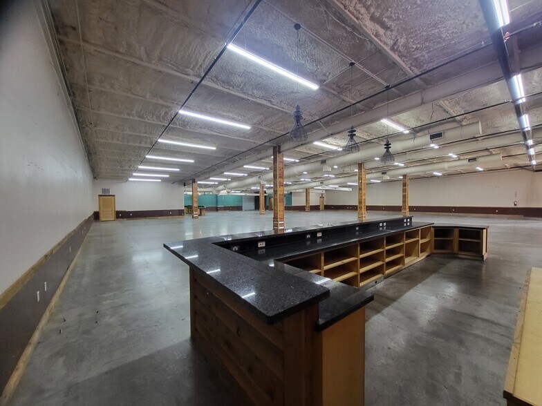 More Photos Of 800 S International Blvd, Hidalgo Freestanding For Lease