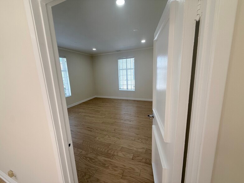 More Photos Of 9528-9546 Brighton Way, Beverly Hills Storefront Retail Office For Lease