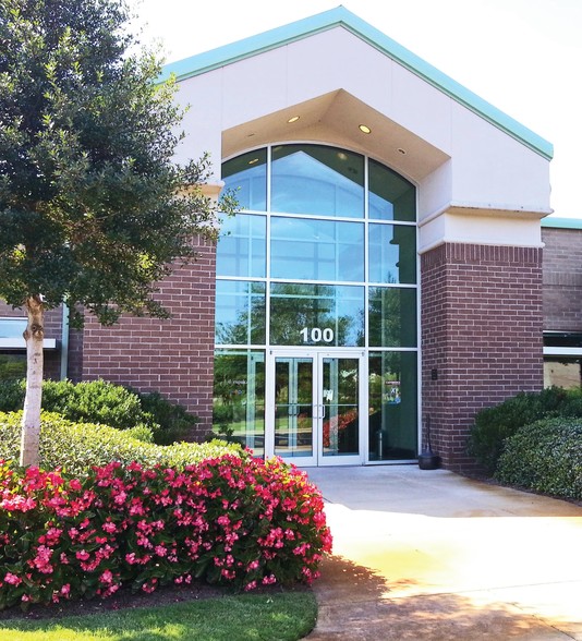 Primary Photo Of 100 Gilbert Dr, Alabaster Distribution For Lease