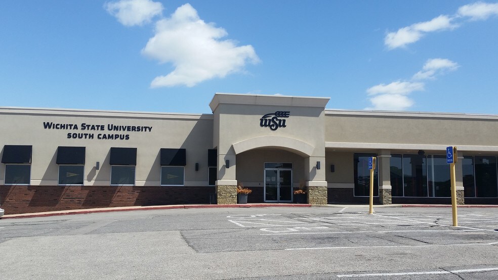 More Photos Of 200 W Greenway Ct, Derby Unknown For Lease