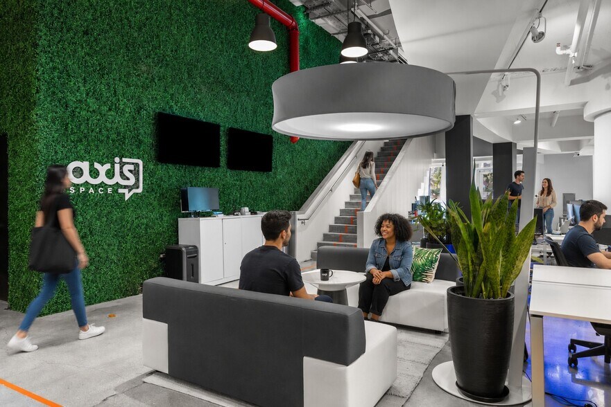 More Photos Of 333 Las Olas Way, Fort Lauderdale Coworking Space