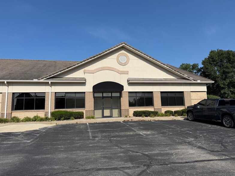 Primary Photo Of 1500-1512 N Church Rd, Liberty Medical For Lease