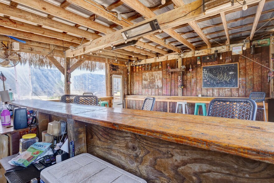 More Photos Of 2181 New River Inlet Rd, North Topsail Beach Convenience Store For Sale
