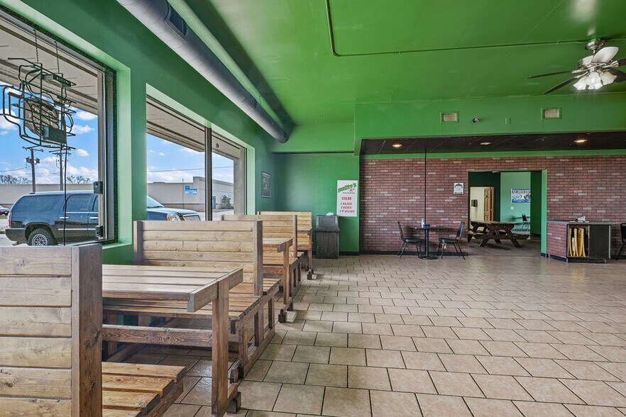 More Photos Of 1951-1981 S 8th St, Wisconsin Rapids General Retail For Sale