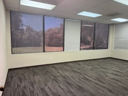 More Photos Of 211 W Pleasant Run Rd, Lancaster Office For Lease