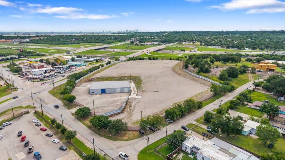 More Photos Of 5956 W Jefferson Blvd, Dallas Distribution For Lease