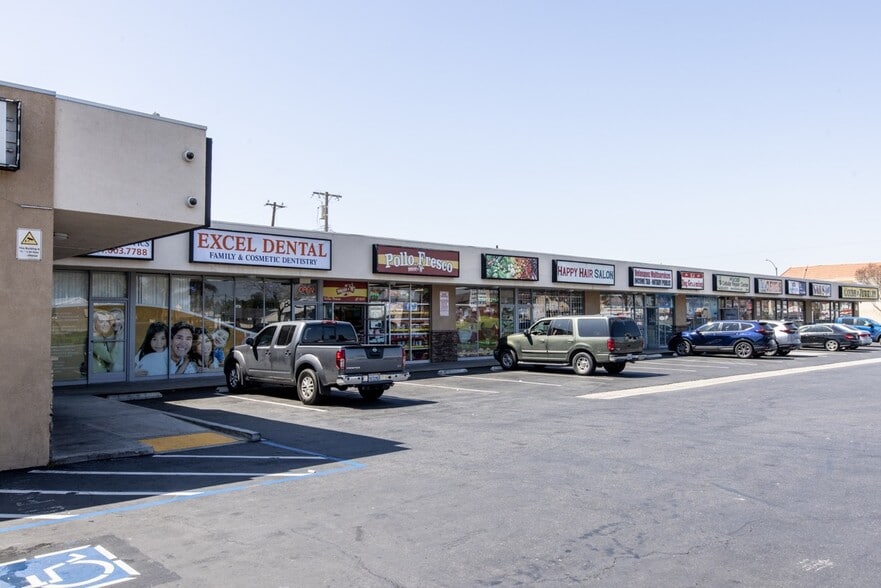 More Photos Of 2034-2060 W Lincoln Ave, Anaheim Unknown For Lease