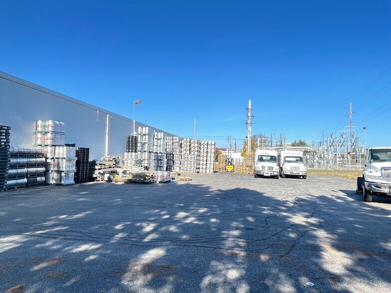 More Photos Of 2325 Sybrant Rd, Traverse City Warehouse For Sale