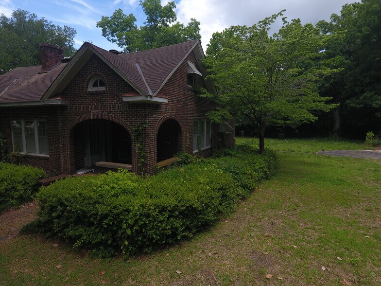 More Photos Of 1332 Ashley River Rd, Charleston Specialty For Sale