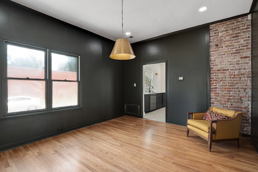 More Photos Of 574 S Cooper St, Memphis Office For Lease