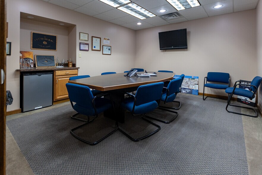 More Photos Of 1 Victor Way, Sharon Warehouse For Sale