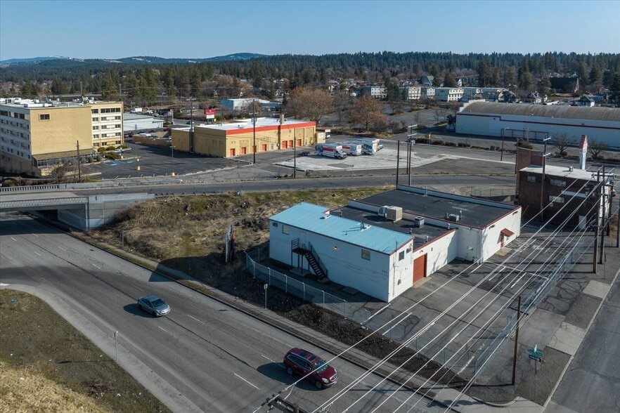 More Photos Of 806 E 2nd Ave, Spokane Service For Sale