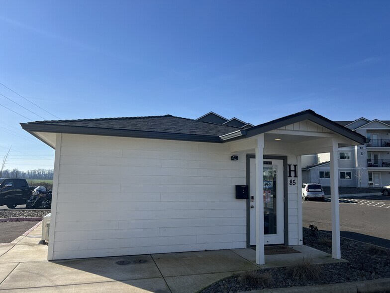 More Photos Of 972 N 2nd St, Jefferson Multifamily For Sale