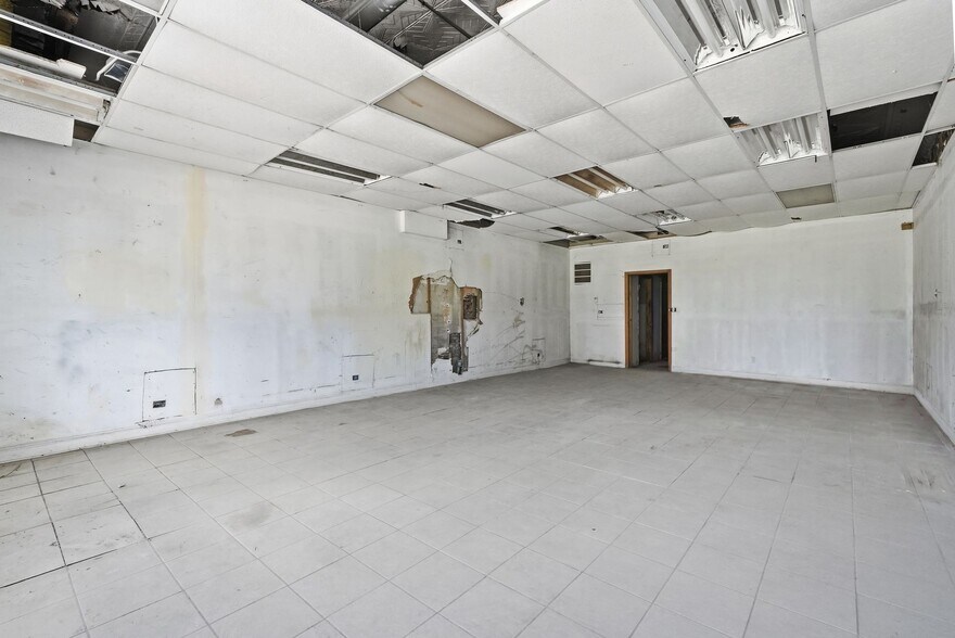 More Photos Of 7100 Morgan St, Chicago Storefront For Sale