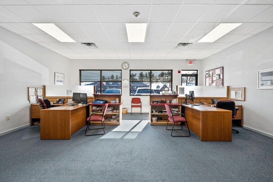 More Photos Of 180 Winter St, Bridgewater Unknown For Lease