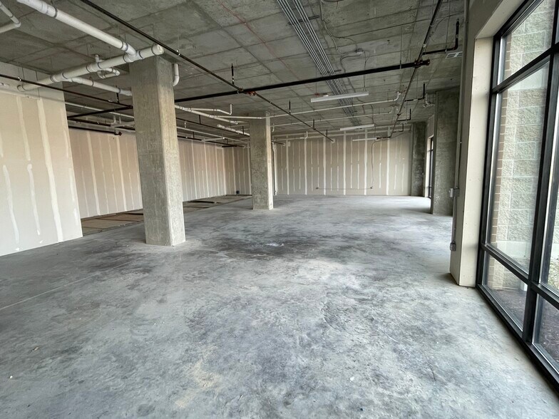 More Photos Of 3061 Godwin Blvd, Suffolk Multifamily For Sale