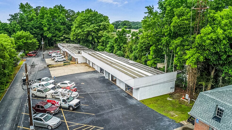 More Photos Of 312 Glynn St N, Fayetteville Auto Repair For Lease