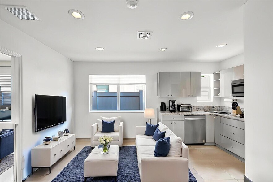 More Photos Of 322 Oklahoma St, Hollywood Multifamily For Sale