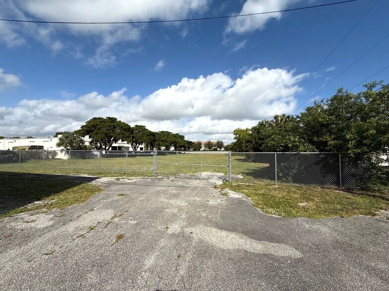 More Photos Of 1521 Neptune Drive Dr, Boynton Beach Land For Sale