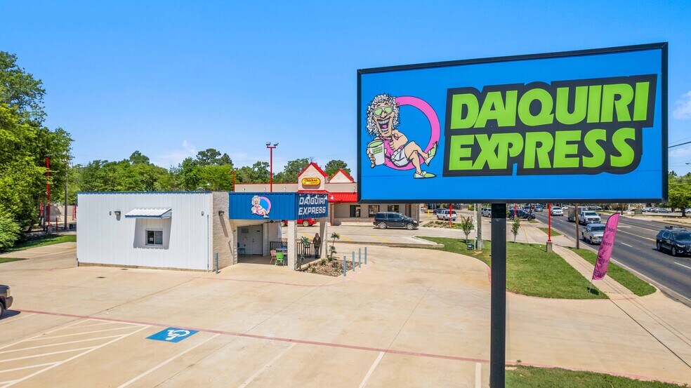 More Photos Of 207 N Henderson Blvd, Kilgore Storefront For Lease
