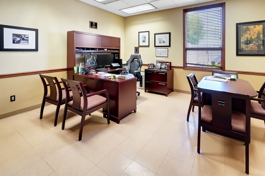 More Photos Of 9 Spring St, Freehold Office For Sale