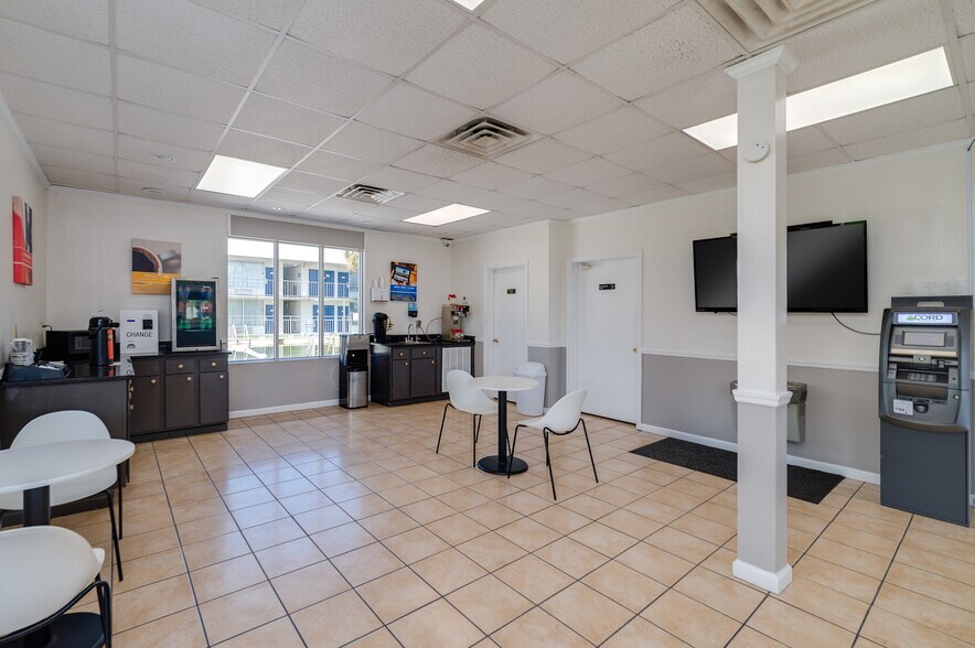More Photos Of 1103 King Rd, Tifton Hotel For Sale