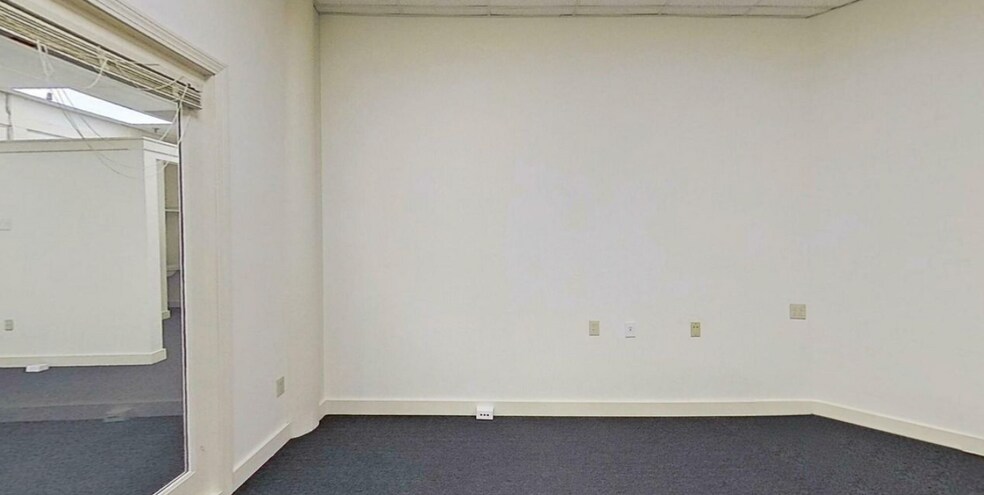 More Photos Of 13-17 Washington St, Sanford Apartments For Lease