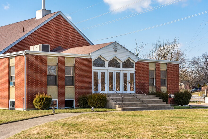 More Photos Of 4445 Wilmington Pike, Dayton Religious Facility For Sale