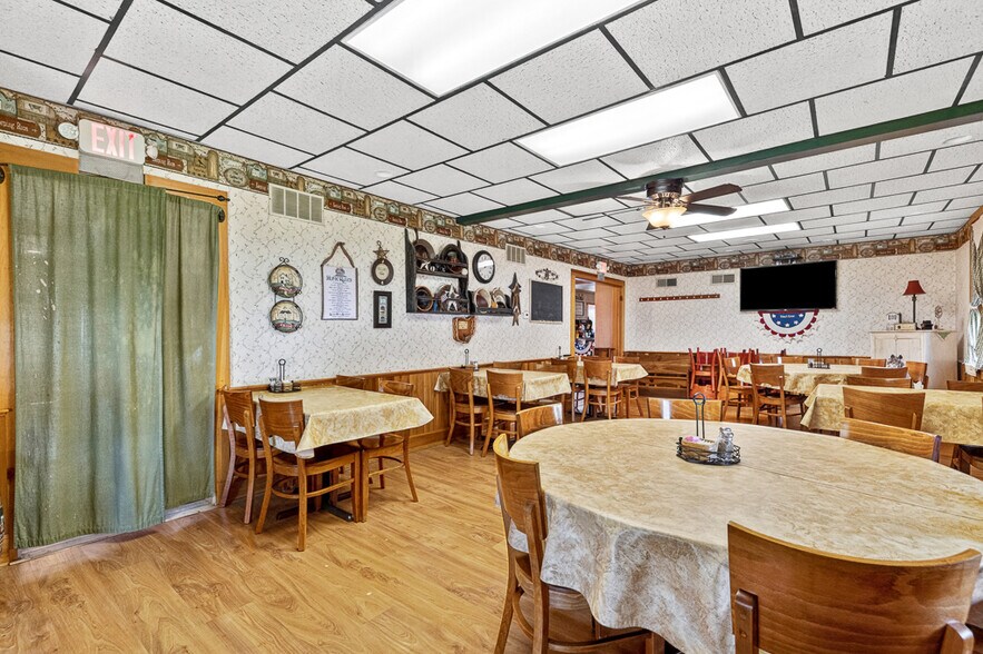 More Photos Of 1281 OH-183, Atwater Restaurant For Sale