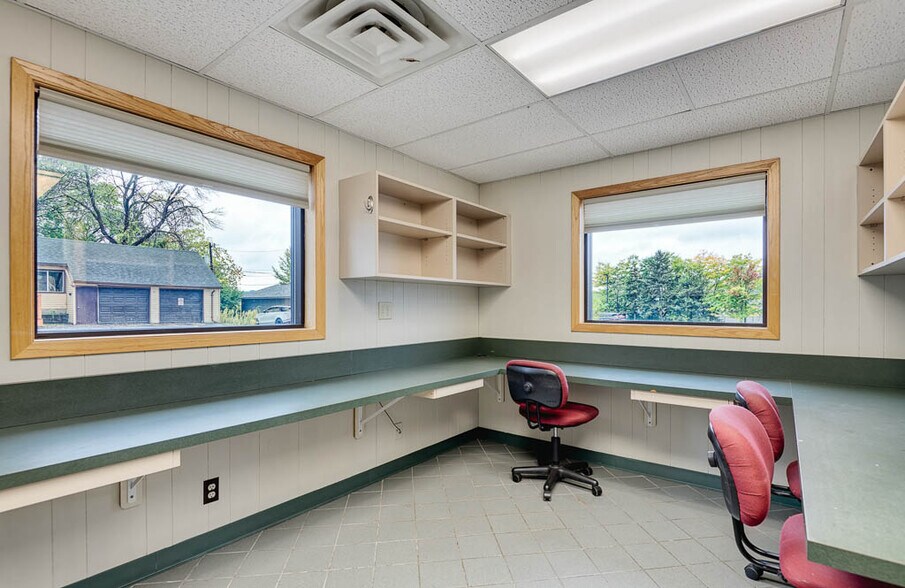 More Photos Of 32 E Mendota Rd, Inver Grove Heights Auto Dealership For Sale
