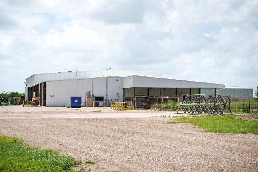More Photos Of 4127 County Road 34, Robstown Warehouse For Sale