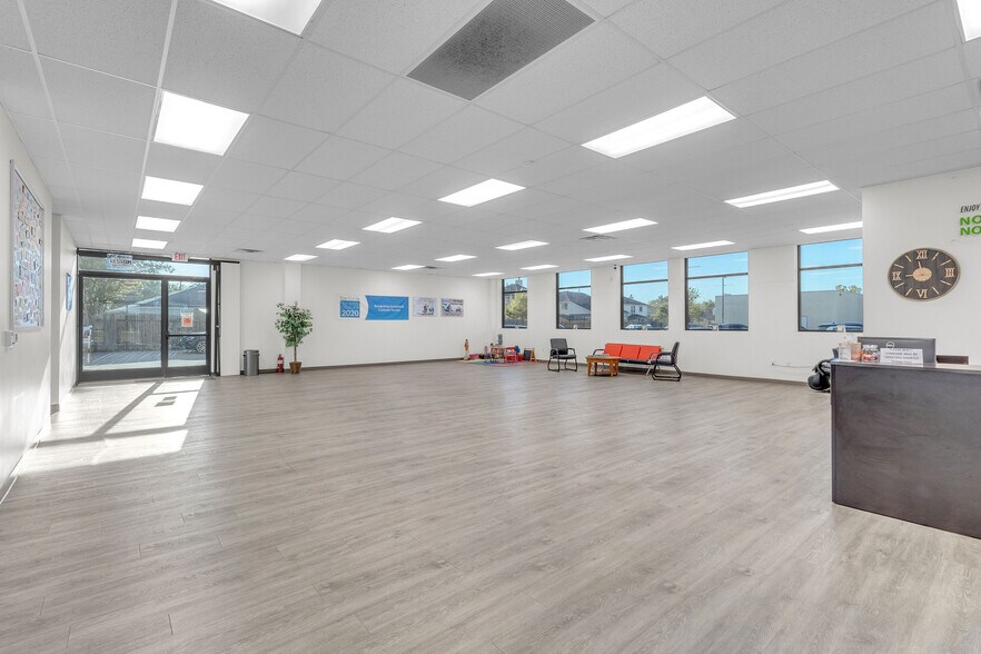 More Photos Of 11930 Bammel North Houston Rd, Houston Warehouse For Lease