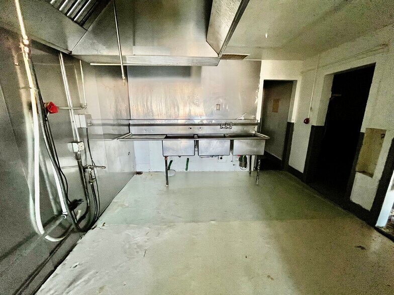 More Photos Of 1524-1526 Solano Ave, Vallejo Storefront For Sale