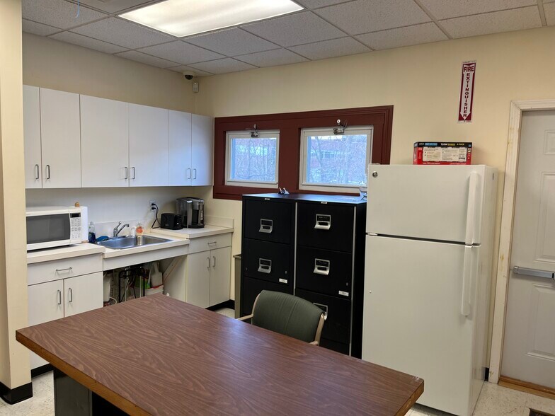 More Photos Of 3 Danbury Rd, Wilton Office For Lease