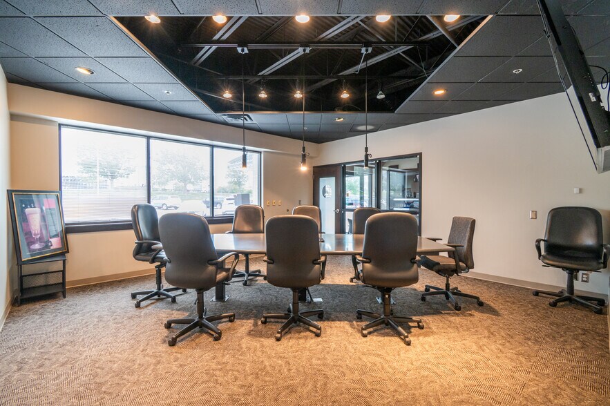 More Photos Of 13255 Centech Rd, Omaha Distribution For Sale