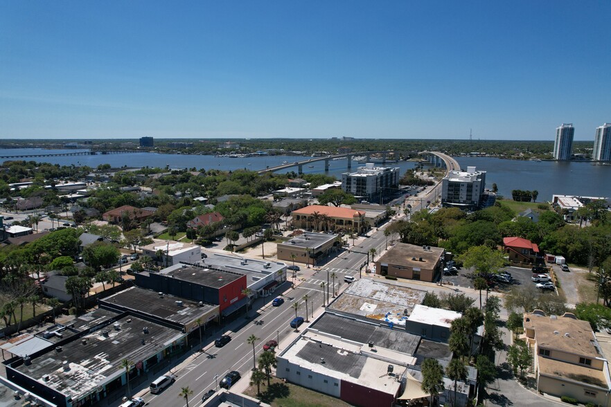More Photos Of 300-306 Seabreeze Blvd, Daytona Beach Storefront Retail Office For Sale