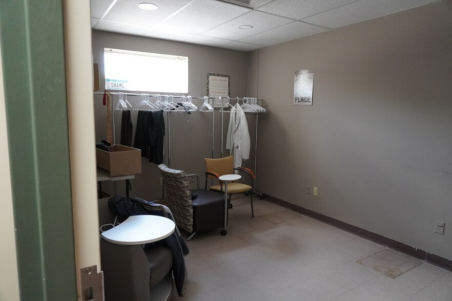 More Photos Of 3809 S 42nd St, Minneapolis Medical For Sale