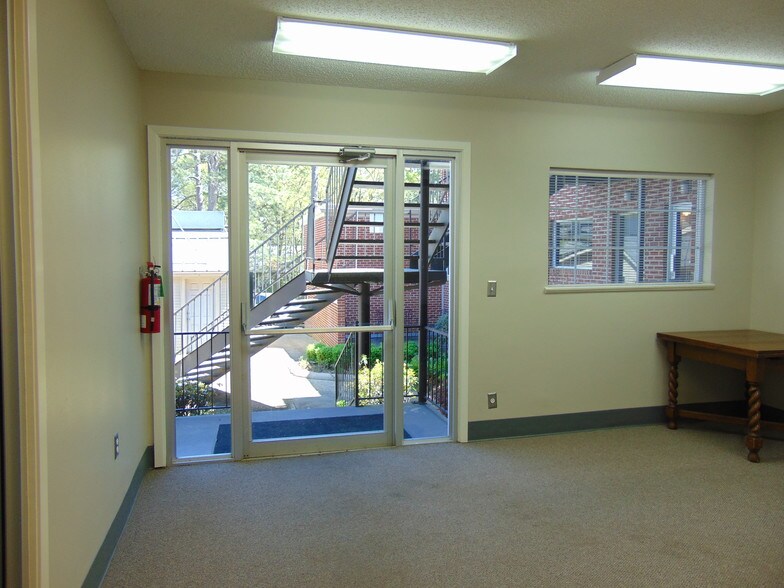 More Photos Of 2625 Line Ave, Shreveport Office For Lease