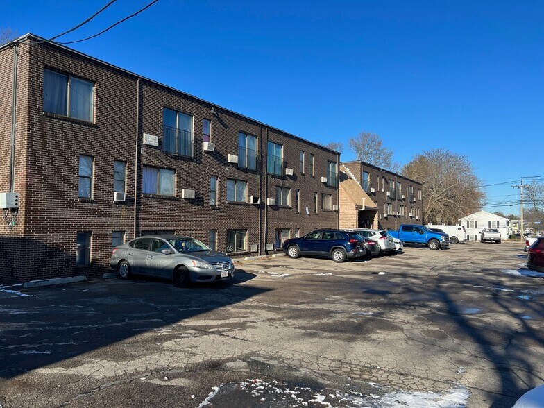 Primary Photo Of 199 Beaver St, Framingham Apartments For Sale