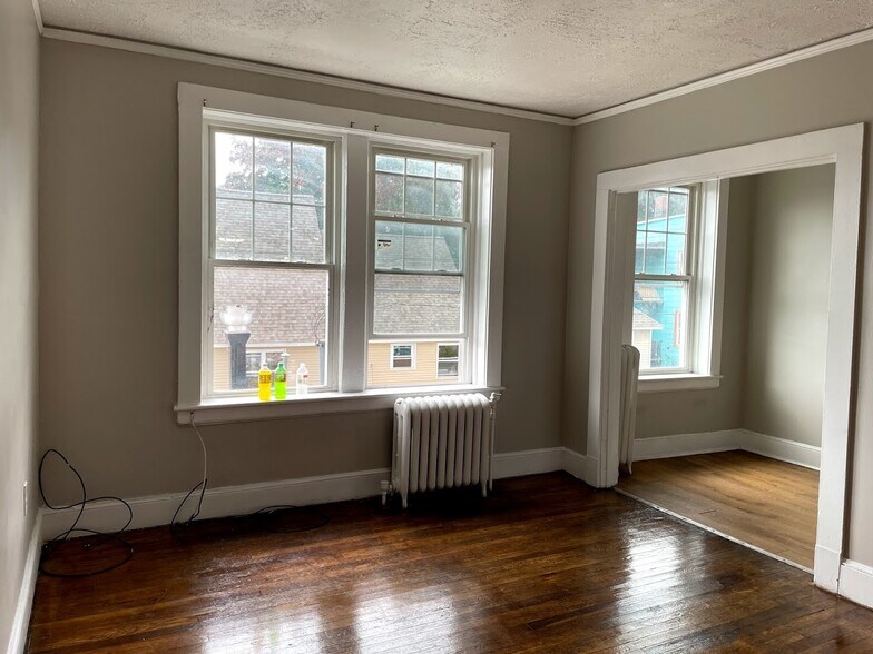 More Photos Of 174 Willow St, Waterbury Apartments For Sale