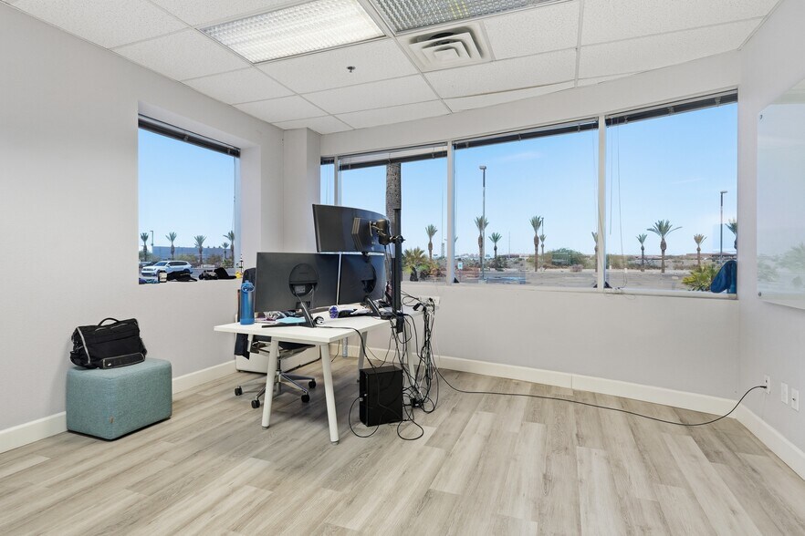 More Photos Of 3401 E Harbour Dr, Phoenix Light Manufacturing For Lease