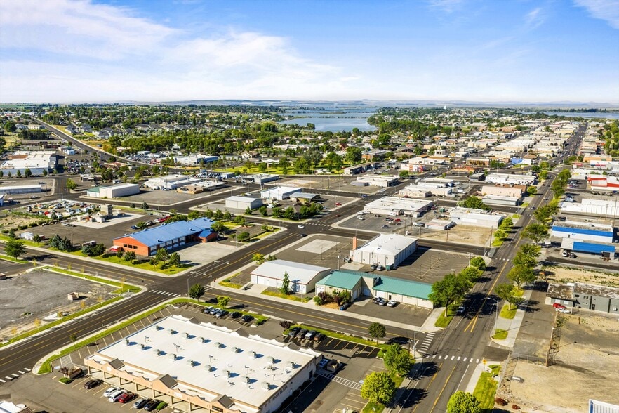 More Photos Of 720 E 3rd Ave, Moses Lake Manufacturing For Sale
