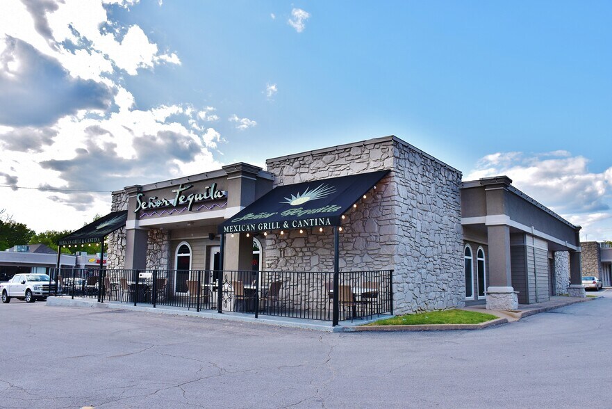 More Photos Of 6915-6971 E 71st St, Tulsa General Retail For Lease