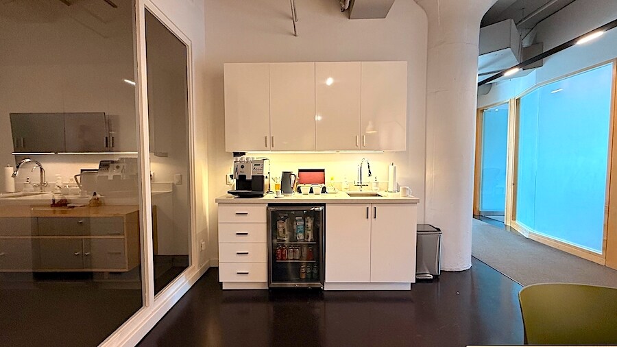 More Photos Of 119 Spadina Ave, Toronto Loft Creative Space For Lease