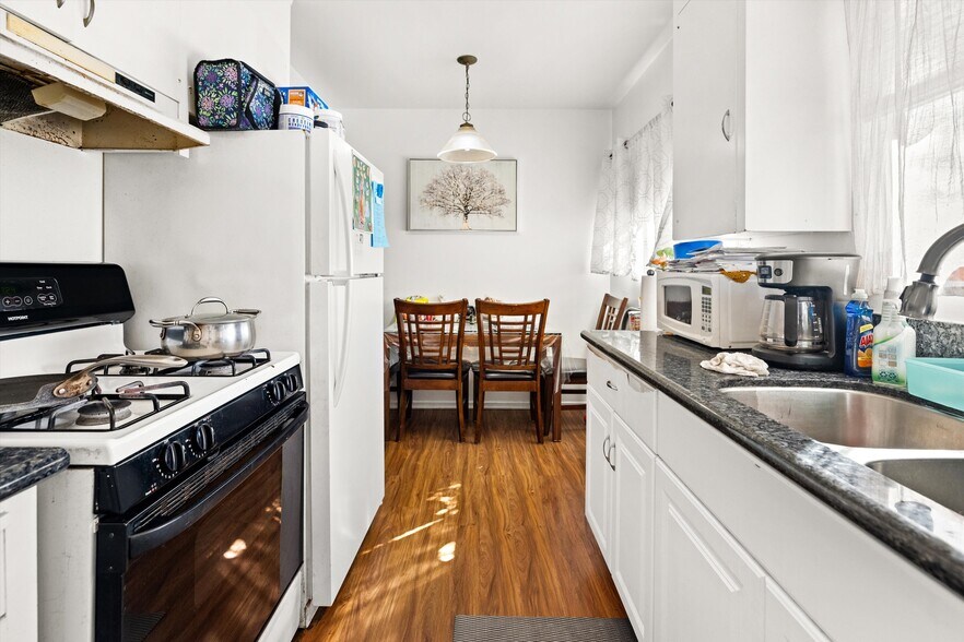 More Photos Of 1924 San Pascual St, Santa Barbara Apartments For Sale