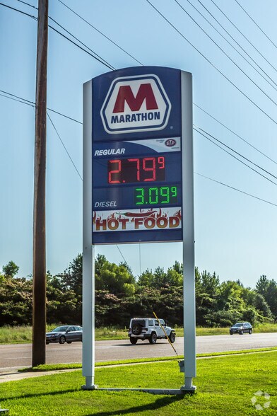 More Photos Of 6465 E Holmes Rd, Memphis Convenience Store For Lease