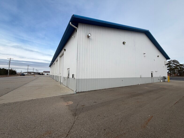 More Photos Of 2905 N Lincoln Rd, Escanaba General Retail For Sale