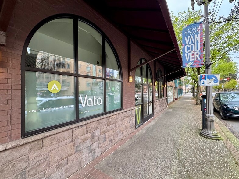 More Photos Of 205 W 6th St, Vancouver Convenience Store For Lease