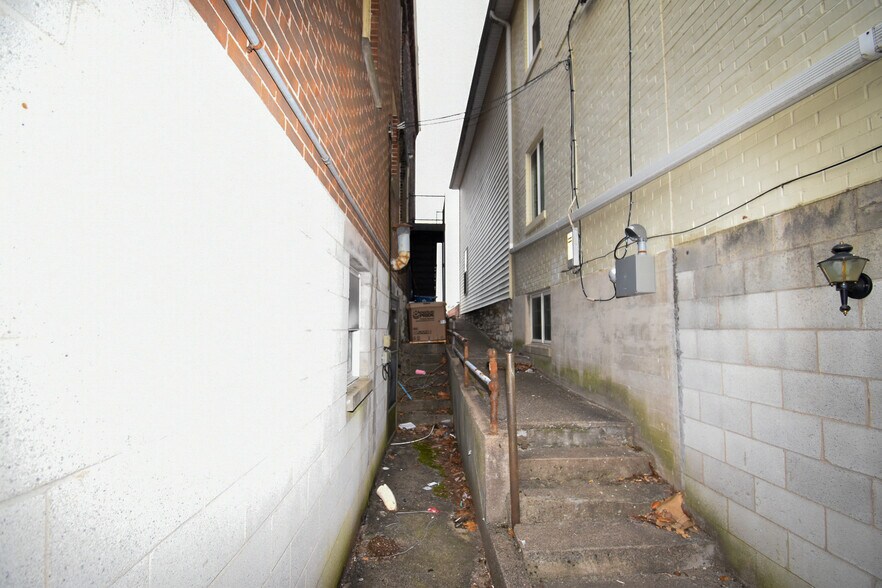 More Photos Of 321 S Main St, Harrodsburg Apartments For Sale